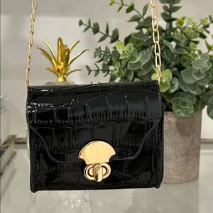 Elegant Black Croc-Embossed Women's Bag
